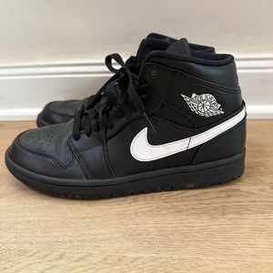 Air Jordan 1 Mid Nike